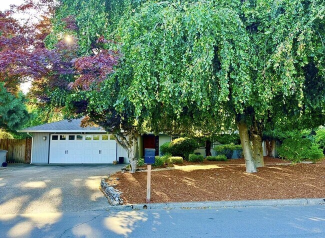 Building Photo - 14815 SW 141st Ave