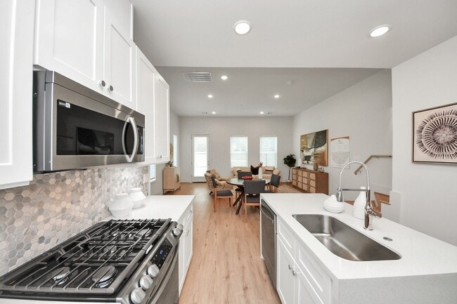 Building Photo - 1053 Glenn Ave