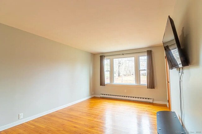 Building Photo - 405 Noank Ledyard Rd