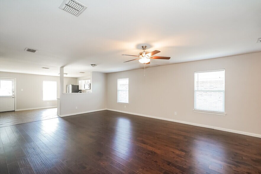 Building Photo - 1708 Diamond Lake Trail