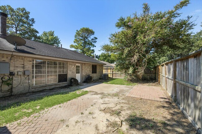 Building Photo - 19822 Winding Branch Dr