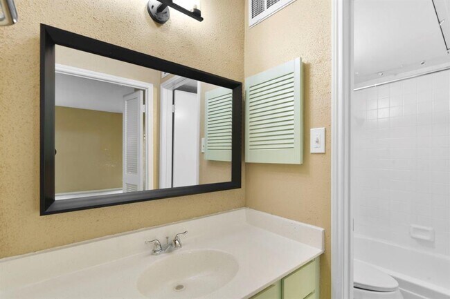 Building Photo - 9550 Deering Dr