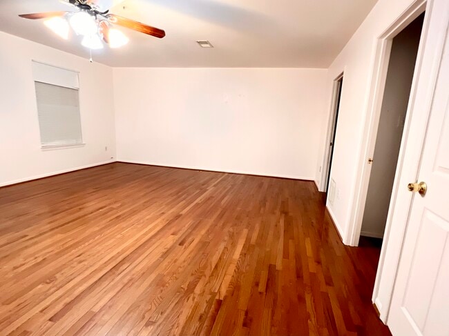 Building Photo - 5354 Regal Ct