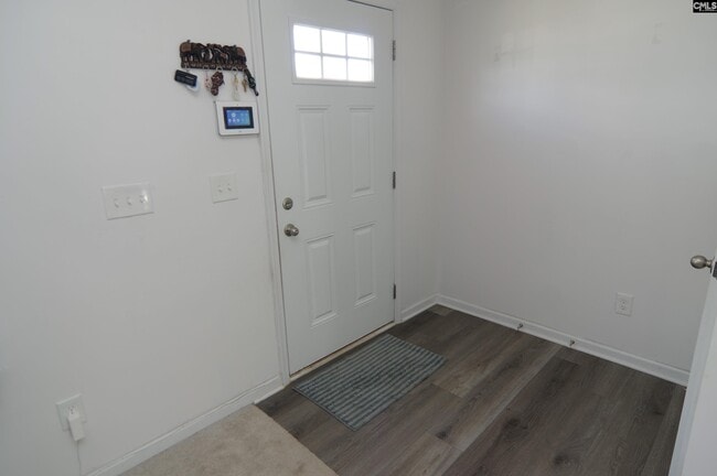 Building Photo - 385 Saskatoon Dr