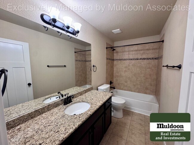 Building Photo - Spacious 5 Bedroom, 3.5 Bath Home with 3-Car Garage, and Pet-Friendly Living in 80925!