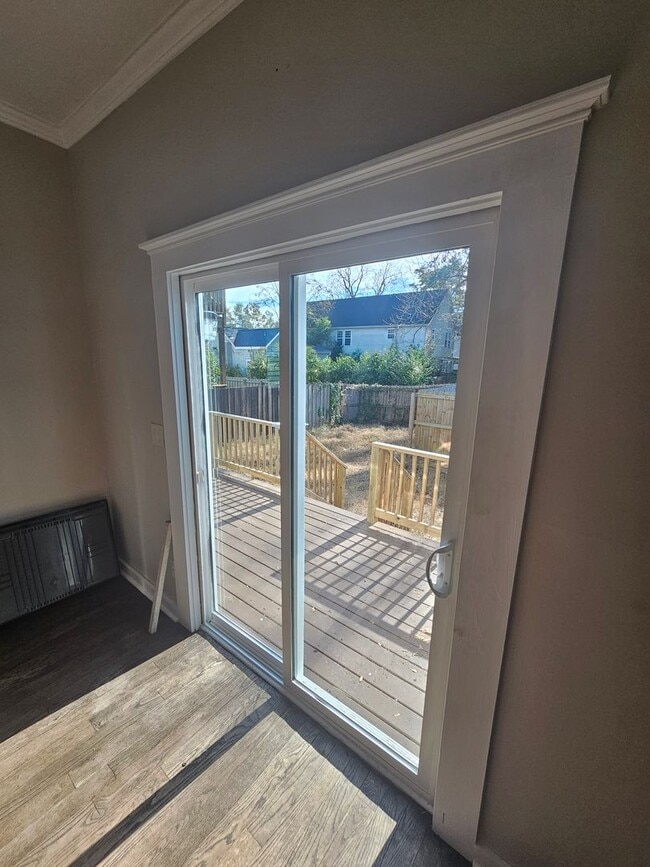 Building Photo - Historic Charm combined with Modern convenience 3 bedroom 2.5 bath spacious home