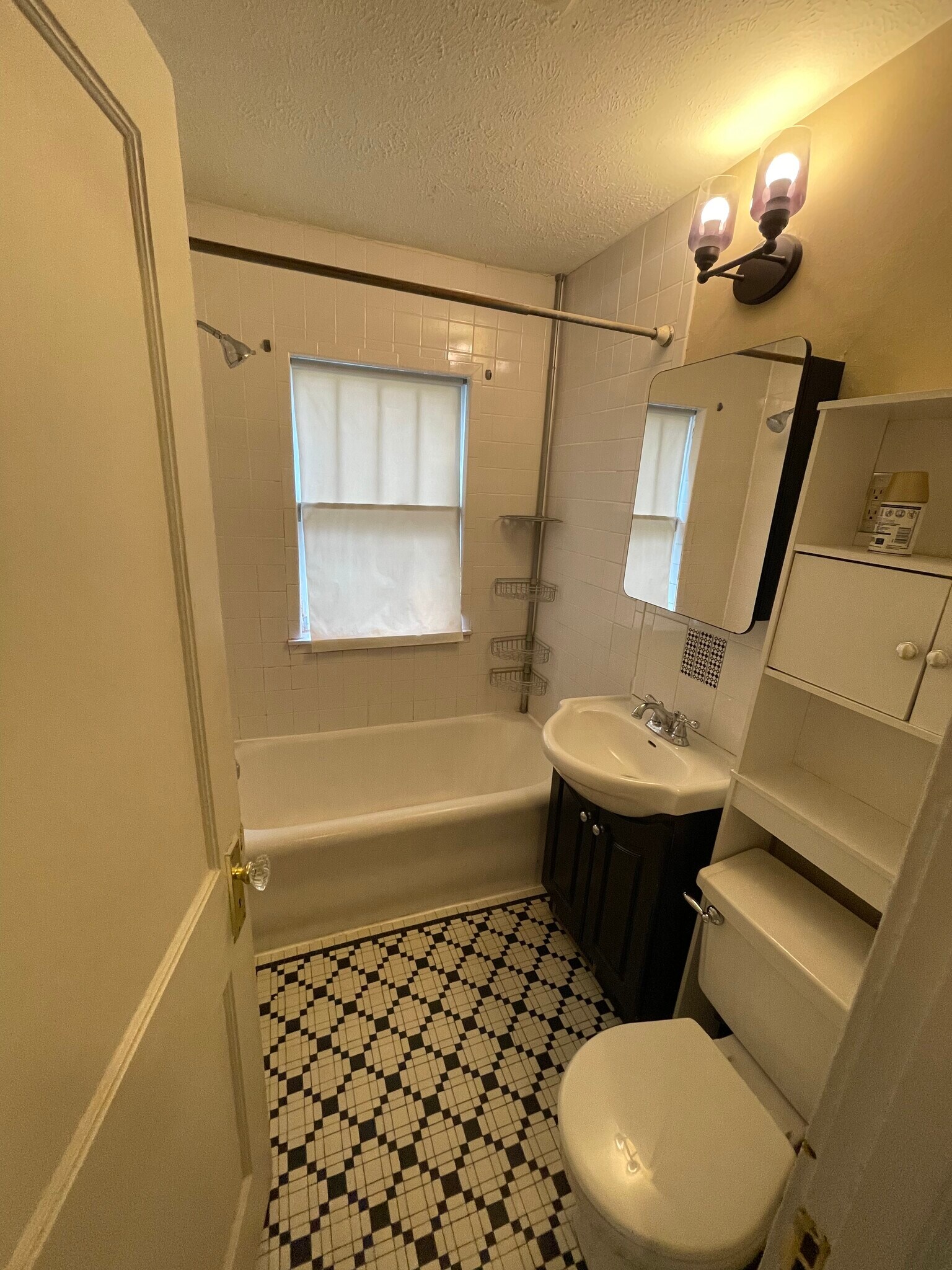 Building Photo - 122 N 38th St