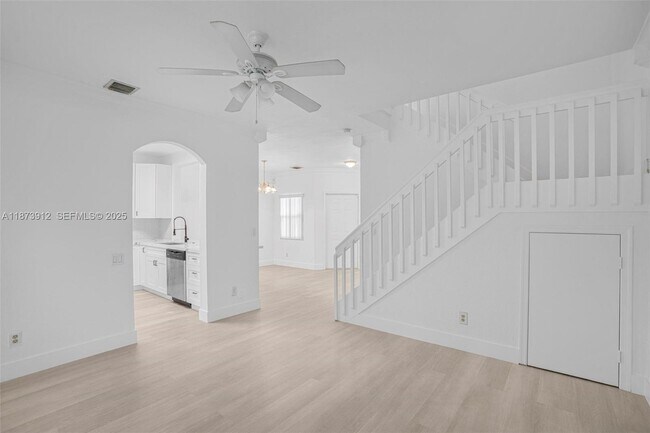 Building Photo - 136 SW 169th Ave