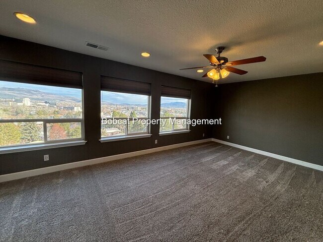 Building Photo - 1320 Thompson St