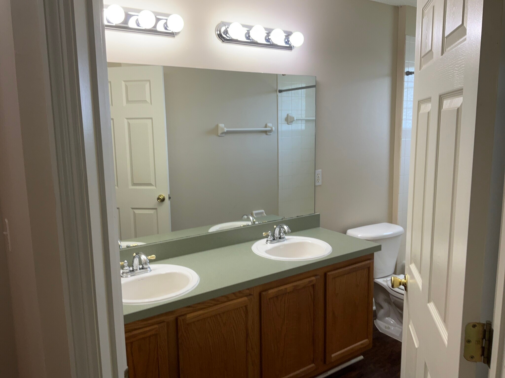 Building Photo - 2711 Salina Ct