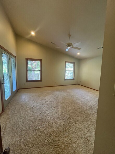 Building Photo - 10 S Joplin Loop