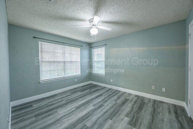 Building Photo - 2550 N Alafaya Trail