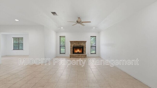 Building Photo - 1233 Hollyhock Ln