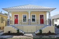 Building Photo - 625 S Hennessey St