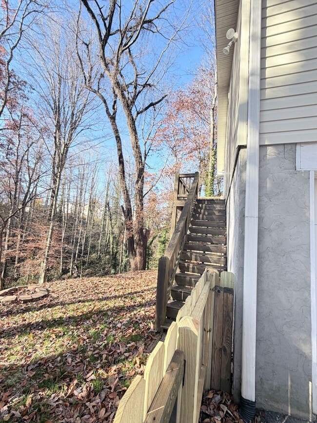 Building Photo - West Asheville 3 Bed, 2 Bath Home For Rent