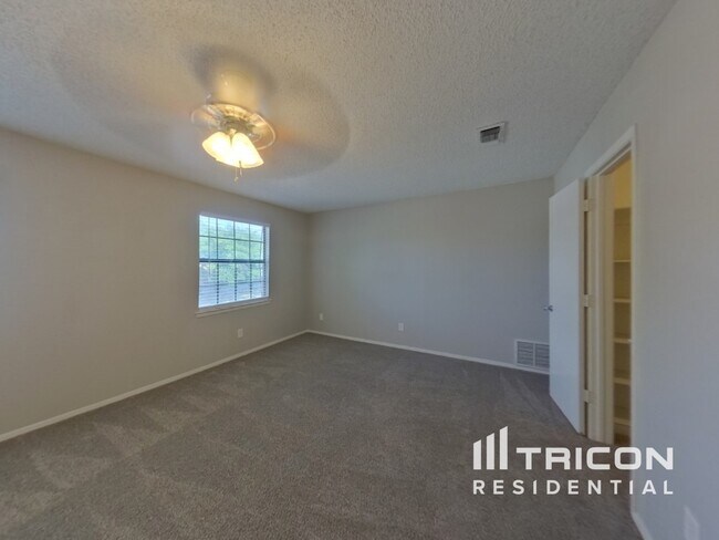 Building Photo - 8033 Berrybrook Dr