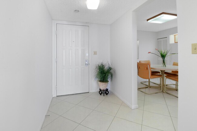 Building Photo - 3420 S Ocean Blvd