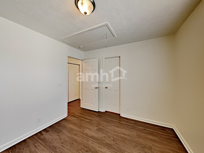 Building Photo - 800 Cainbrook Ct