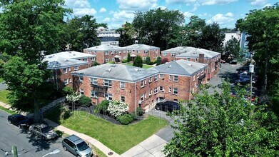 Building Photo - 51 Bross Pl