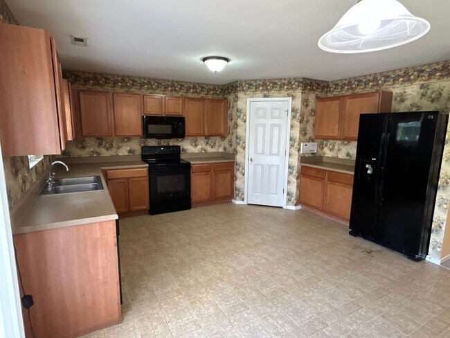 Building Photo - Spacious 3 Bed | 2.5 Bath House in Raleigh