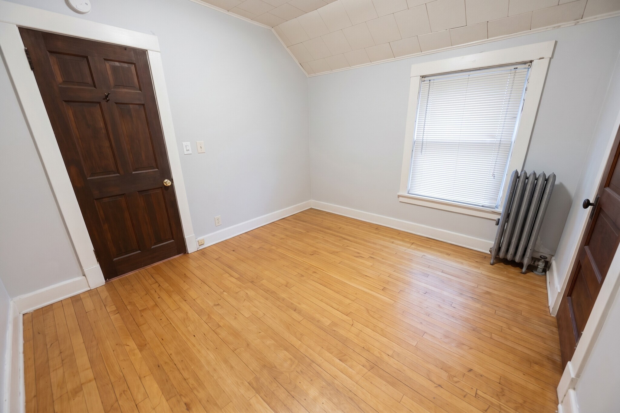 Building Photo - 410 W Mifflin St