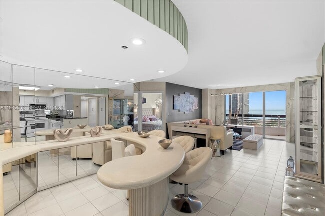 Building Photo - 19101 NE 36th Pl