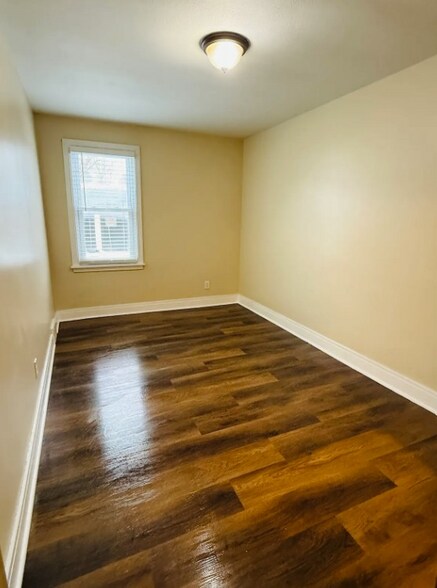 Building Photo - 369 Potters Rd