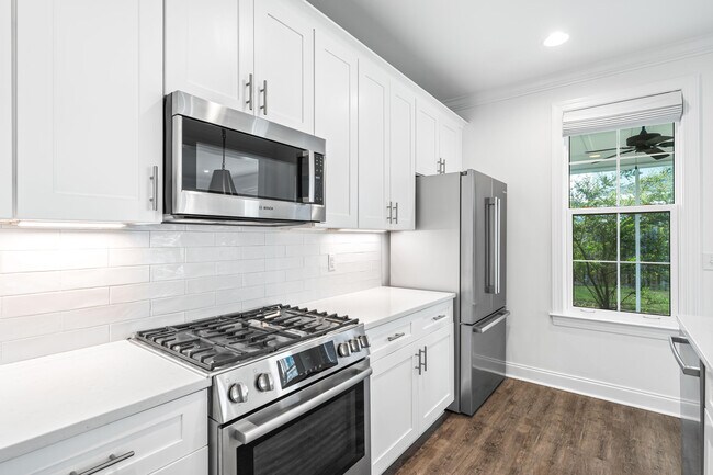 Building Photo - 106 Conifer Ct