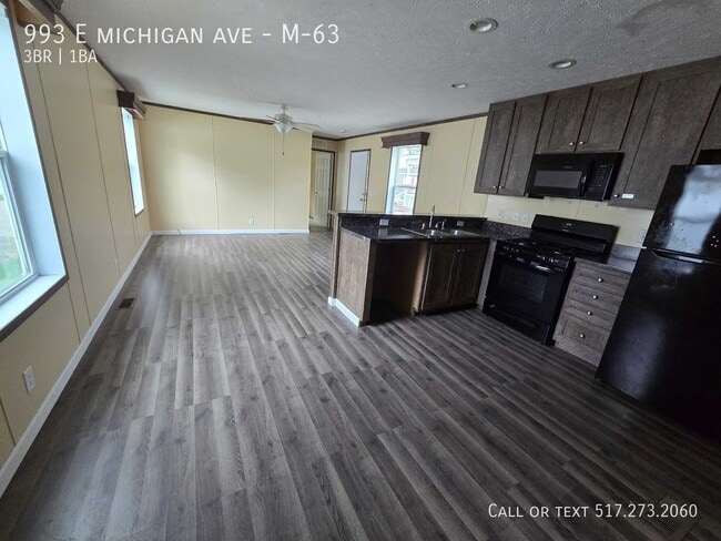 Building Photo - 993 E Michigan Ave