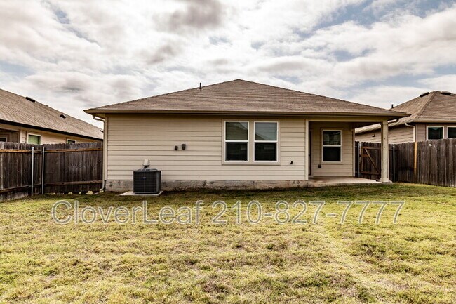 Building Photo - 825 Gerardia Ct