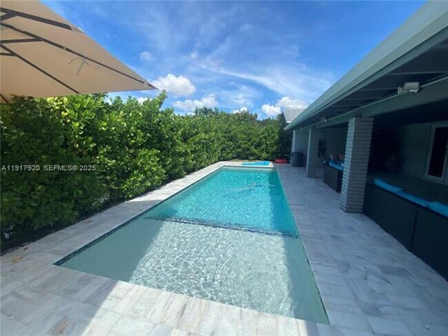 Building Photo - 7010 SW 144th Pl