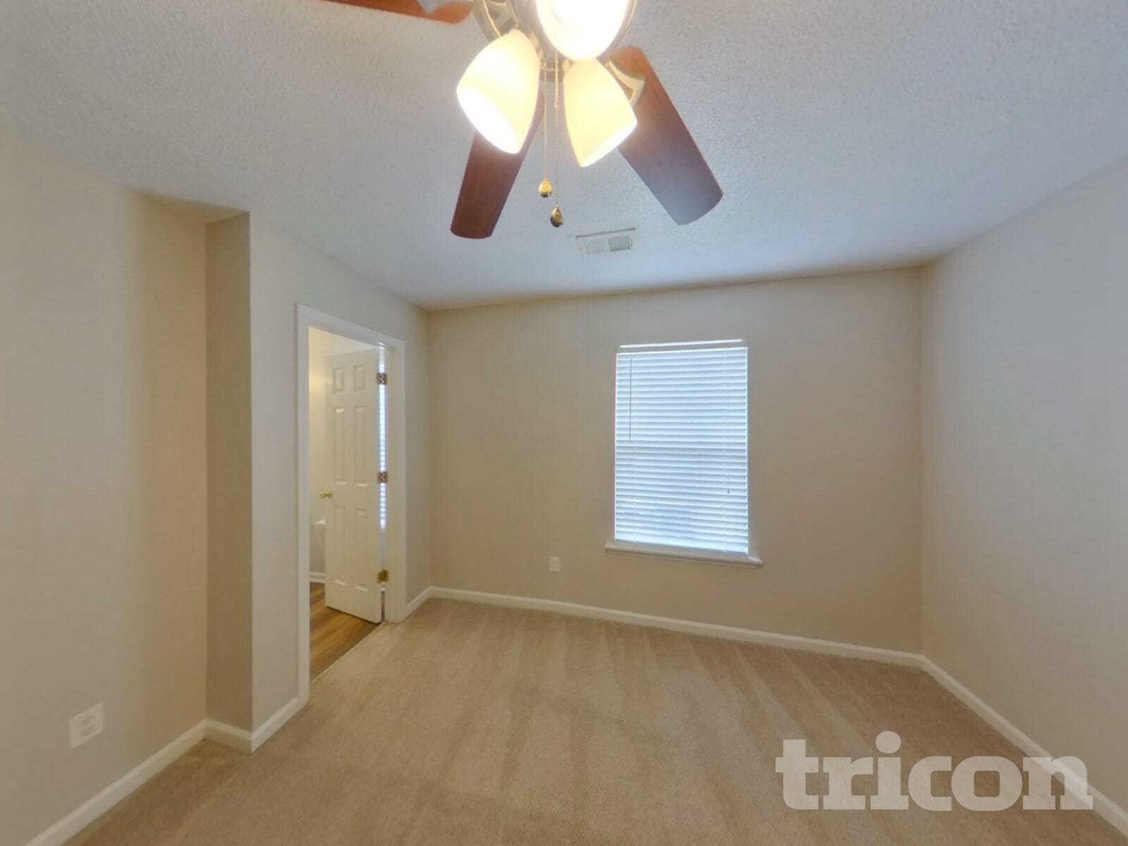 Building Photo - 381 Valley Heights Ln