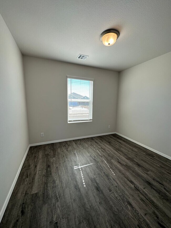 Building Photo - Move-In Ready 3 Bedroom, 2 Bathroom Home in Broken Arrow