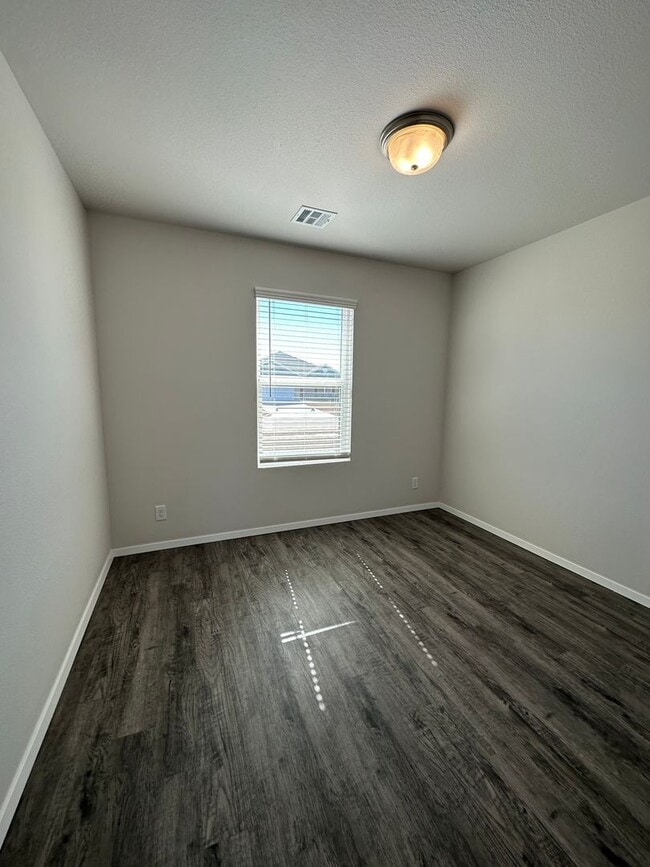 Building Photo - Preleasing now!! -Three Bedroom | Two Bath Home in Broken Arrow