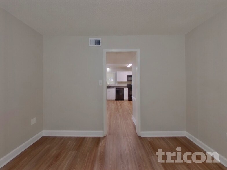 Building Photo - 5120 Blue Spruce Ln