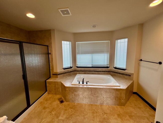 Building Photo - Gorgeous 4 bed 2.5 bath Marysville home