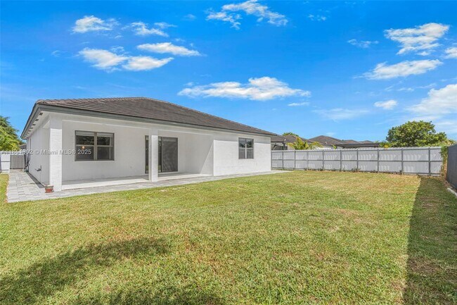 Building Photo - 21465 SW 125th Psge