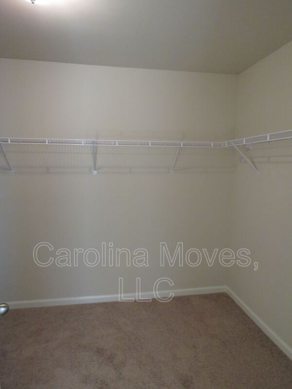 Building Photo - 206 Heatherwood Ln