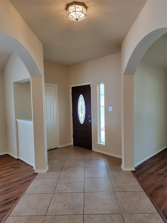 Building Photo - 2734 Troy Dr