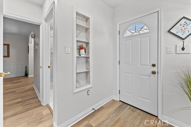 Building Photo - 9801 S Hobart Blvd