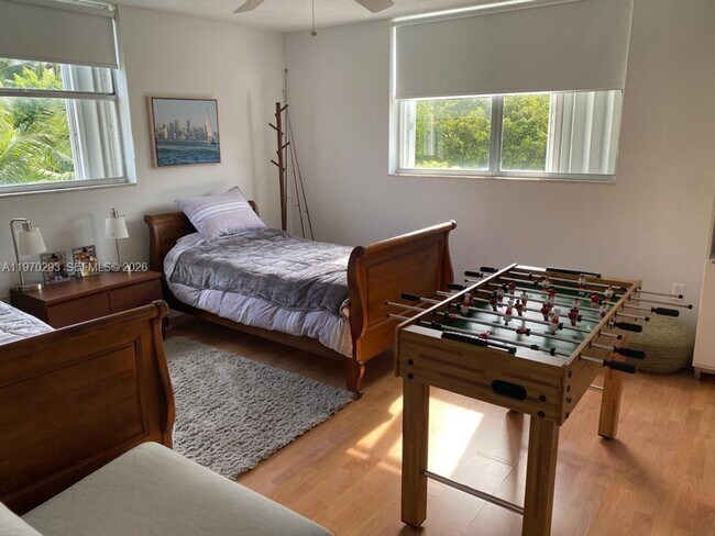 Building Photo - 210 Sea View Drive 312, Key Biscayne, FL 33149