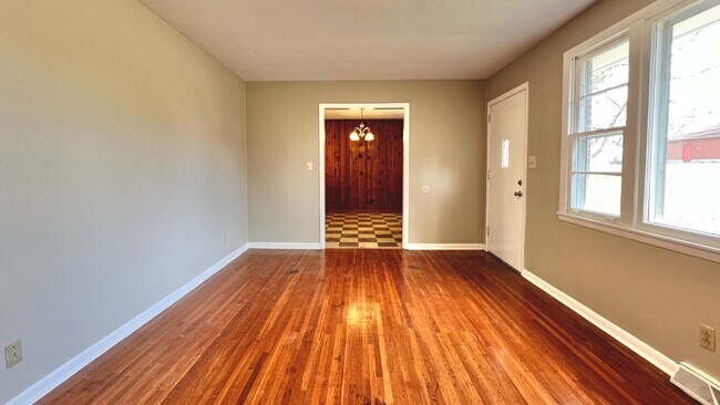 Building Photo - Coming Soon : 3BR+, 1 1/2BA house in Greenbrier