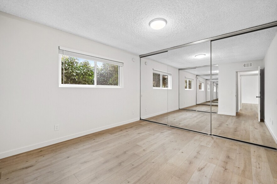 Building Photo - 2020 Rodney Dr