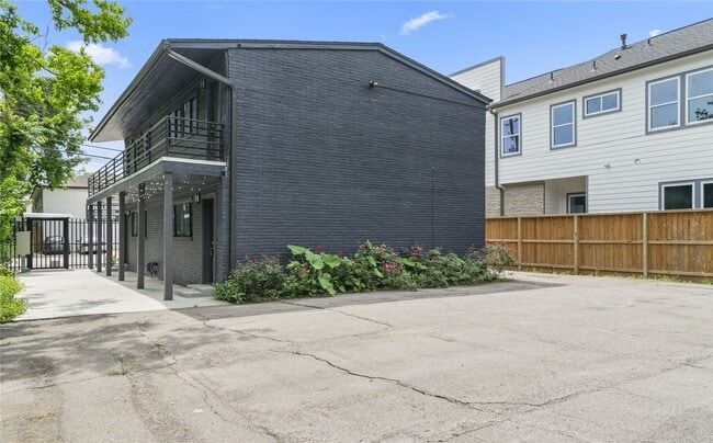 Building Photo - 6810 Del Rio St