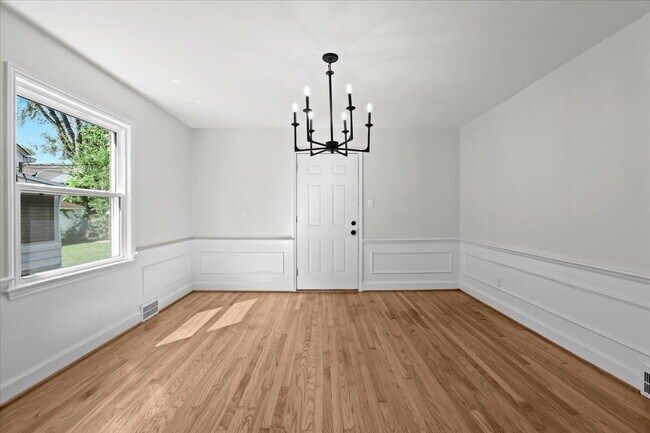 Building Photo - Modern Living in a Classic Detroit Neighborhood