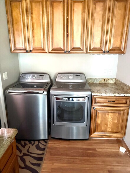 Building Photo - 130 Sugar Loaf Dr