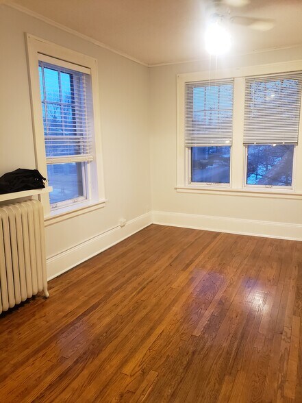 Corner Unit - 162 Wheeler St N