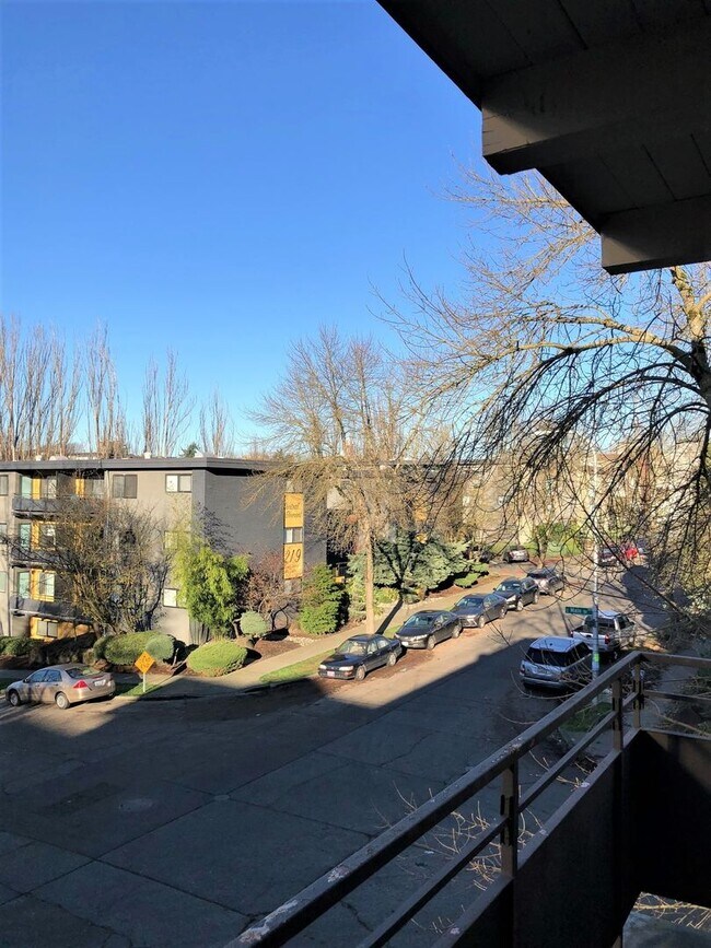 Building Photo - Hill Town Apartments: Spacious Two Bedroom...