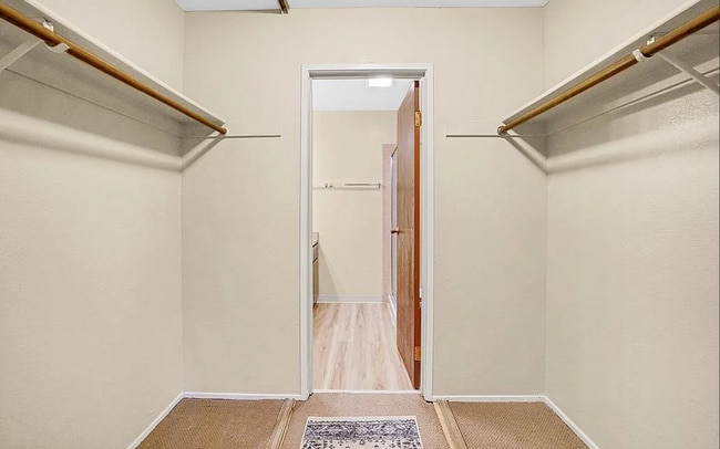 Building Photo - 1000 Beck St