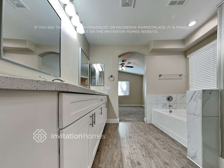 Building Photo - 7645 Lookout Hill St